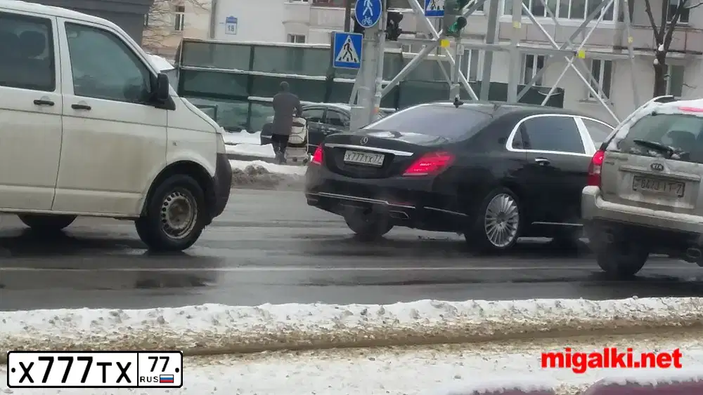 Фото автомобиля MERCEDES S-KLASSE, 2016 — госномер Х777ТХ77. Цвет: ЧЕРНЫЙ