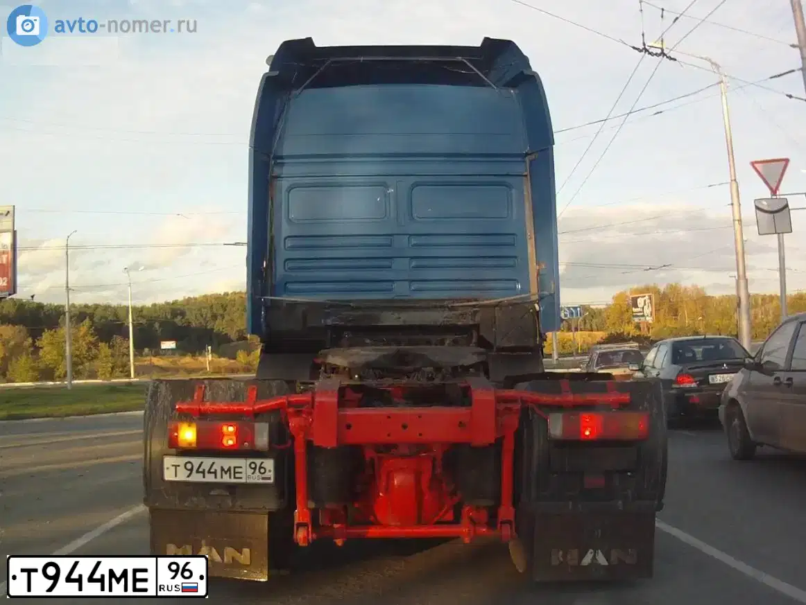 Фото автомобиля МАН 1932 MAN F2000, 2001 — госномер Т410МТ196. Цвет: синий
