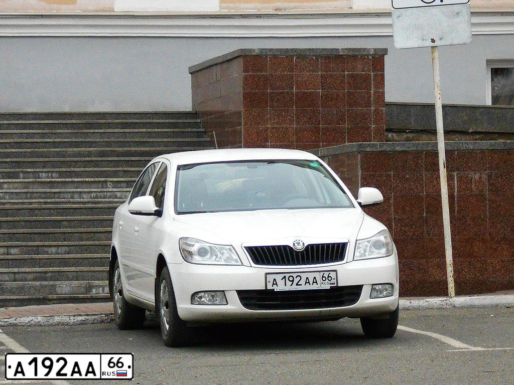 Фото автомобиля SKODA OCTAVIA, 2011 — госномер М318ОС196. Цвет: Белый