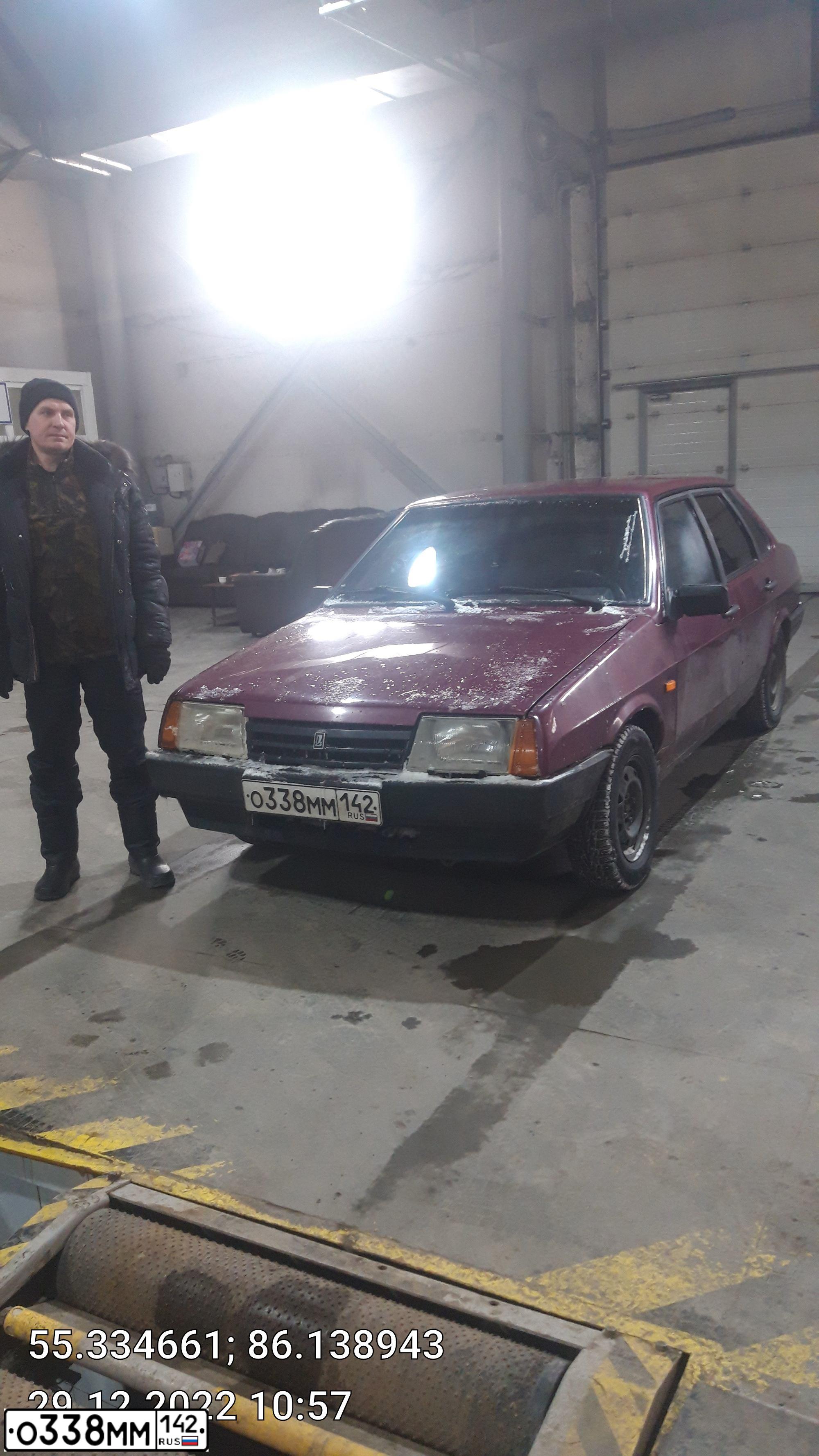 Фото автомобиля LADA 2109 SAMARA, 2001 — госномер О338ММ142. Цвет: СЕРЕБРИСТ ТЕМНО-КРАСНЫЙ