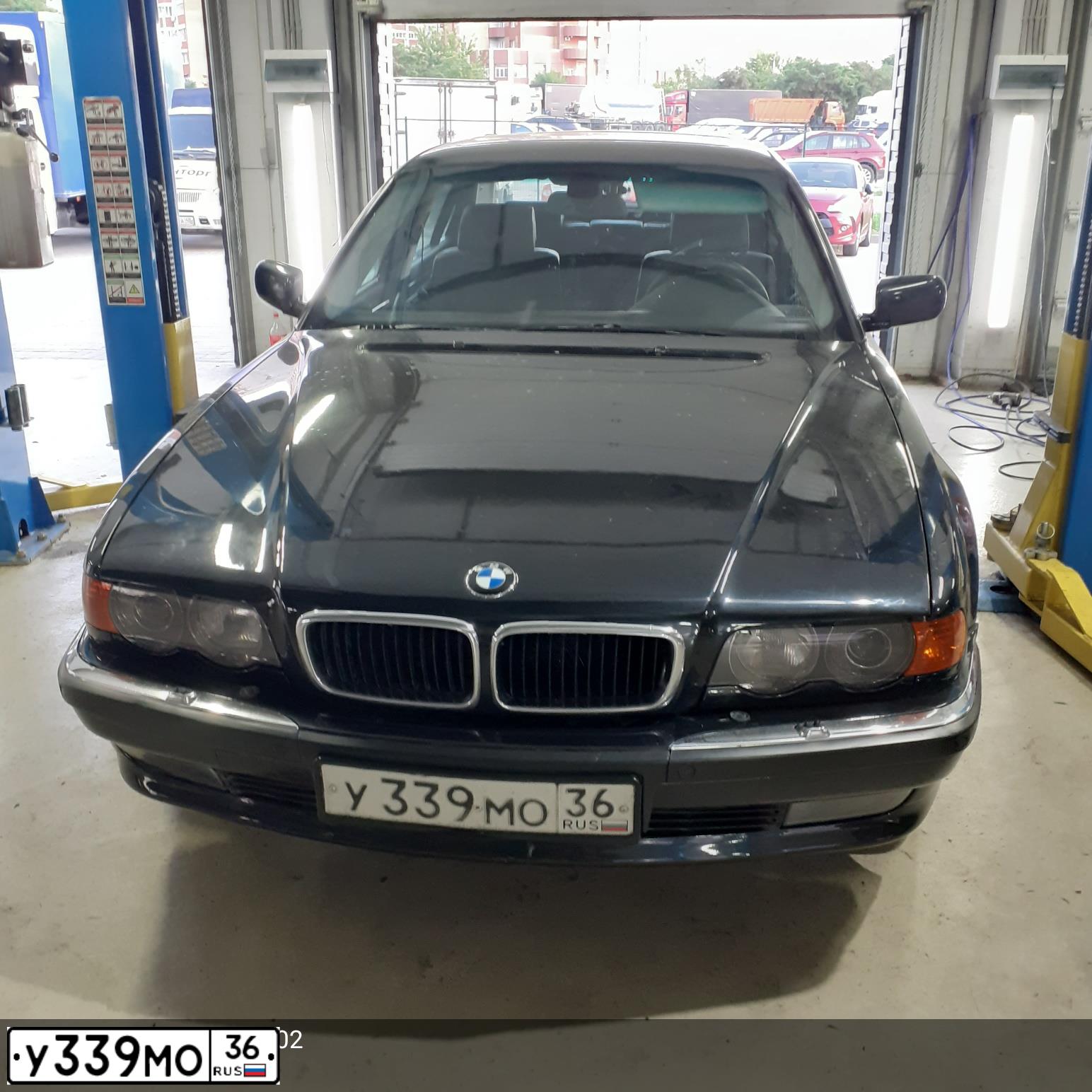 Фото автомобиля BMW SERIE 7, 2001 — госномер А959КУ136. Цвет: ЧЕРНЫЙ
