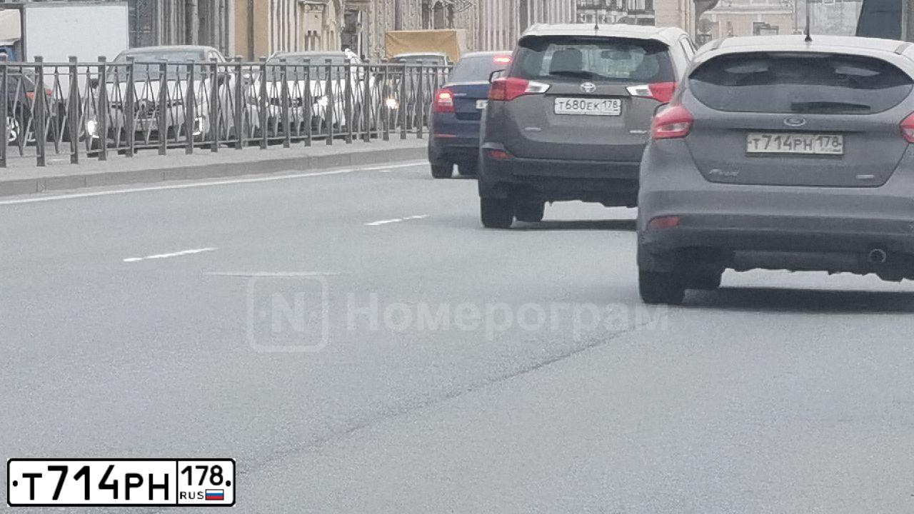 Фото автомобиля FORD D FOCUS, 2016 — госномер У830НР152. Цвет: СЕРО-КОРИЧНЕВЫЙ
