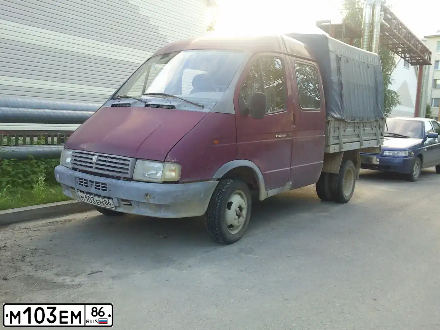 Фото автомобиля GAZ 3302 EL, 1998 — госномер М103ЕМ86. Цвет: КРАСНЫЙ