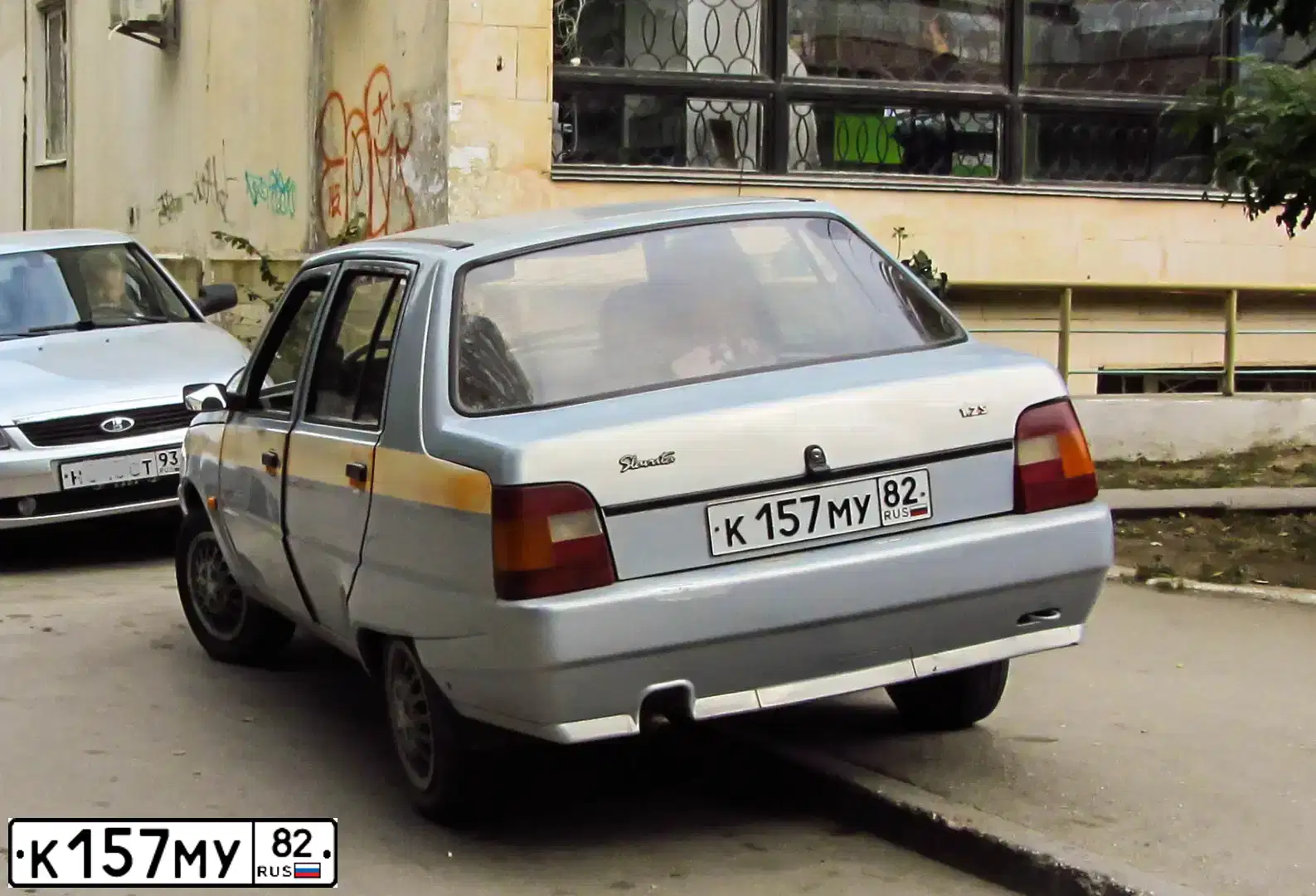 Фото автомобиля ЗАЗ 110307, 2004 — госномер К157МУ82. Цвет: СЕРЫЙ
