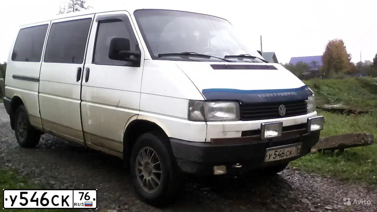 Фото автомобиля KIA SPORTAGE, 1995 — госномер У546СК76. Цвет: Белый
