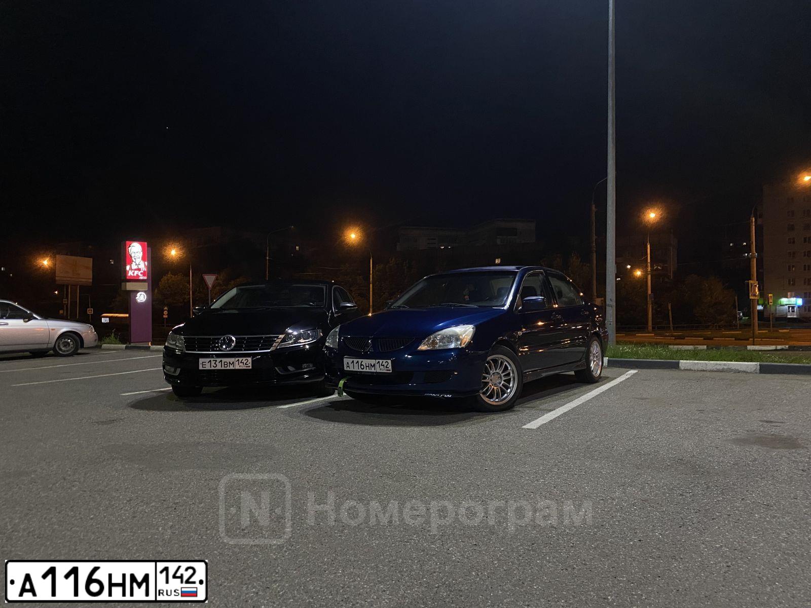 Фото автомобиля MITSUBISHI LANCER, 2004 — госномер А116НМ142. Цвет: синий