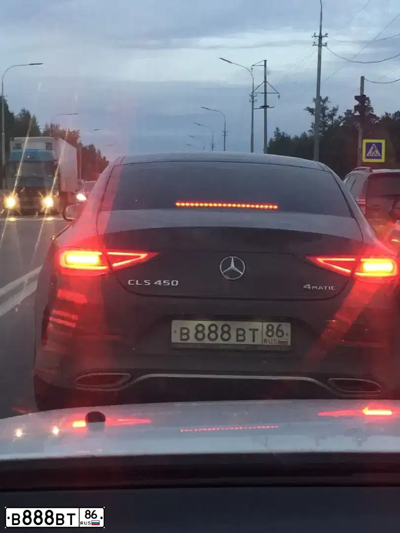 Фото автомобиля MERCEDES CLS-KLASSE, 2018 — госномер В888ВТ86. Цвет: ЧЕРНЫЙ