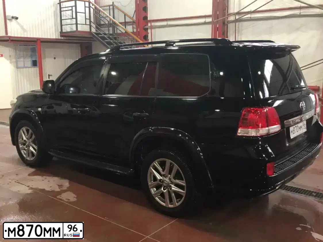 Фото автомобиля TOYOTA LANDCRUISER 200, 2009 — госномер А123ХА186. Цвет: ЧЕРНЫЙ