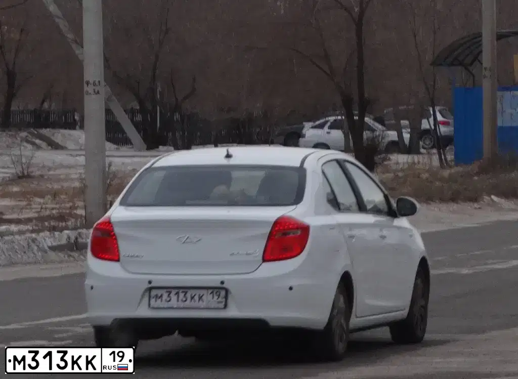 Фото автомобиля CHERY A19, 2014 — госномер М313КК19. Цвет: Белый