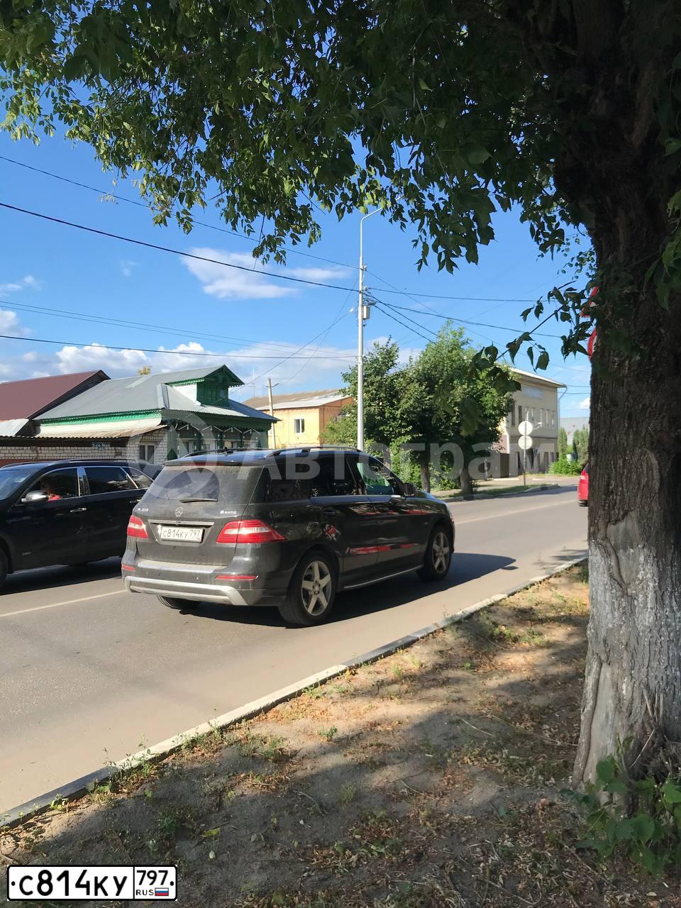 Фото автомобиля MERCEDES-BENZ ML 350 4MATIC, 2012 — госномер Х979РХ797. Цвет: ЧЕРНЫЙ