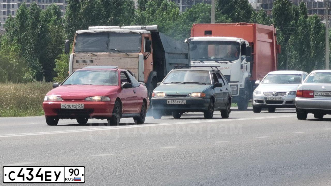 Фото автомобиля MERCEDES E-KLASSE, 1993 — госномер Н236АА550