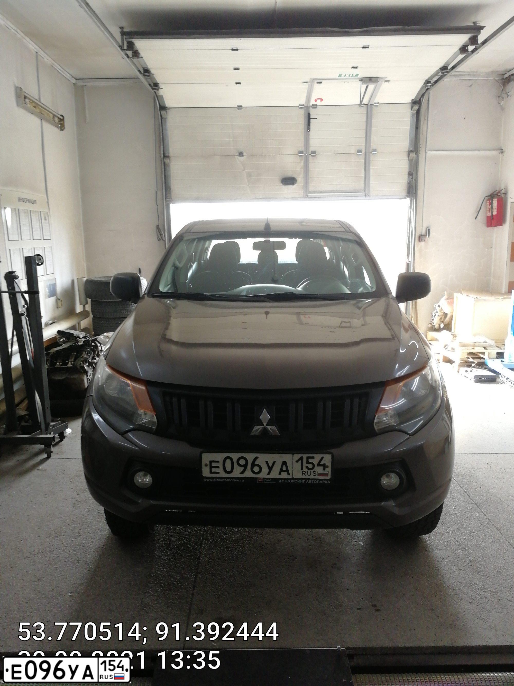Фото автомобиля MITSUBISHI L200, 2017 — госномер Р838ЕР159. Цвет: Коричневый