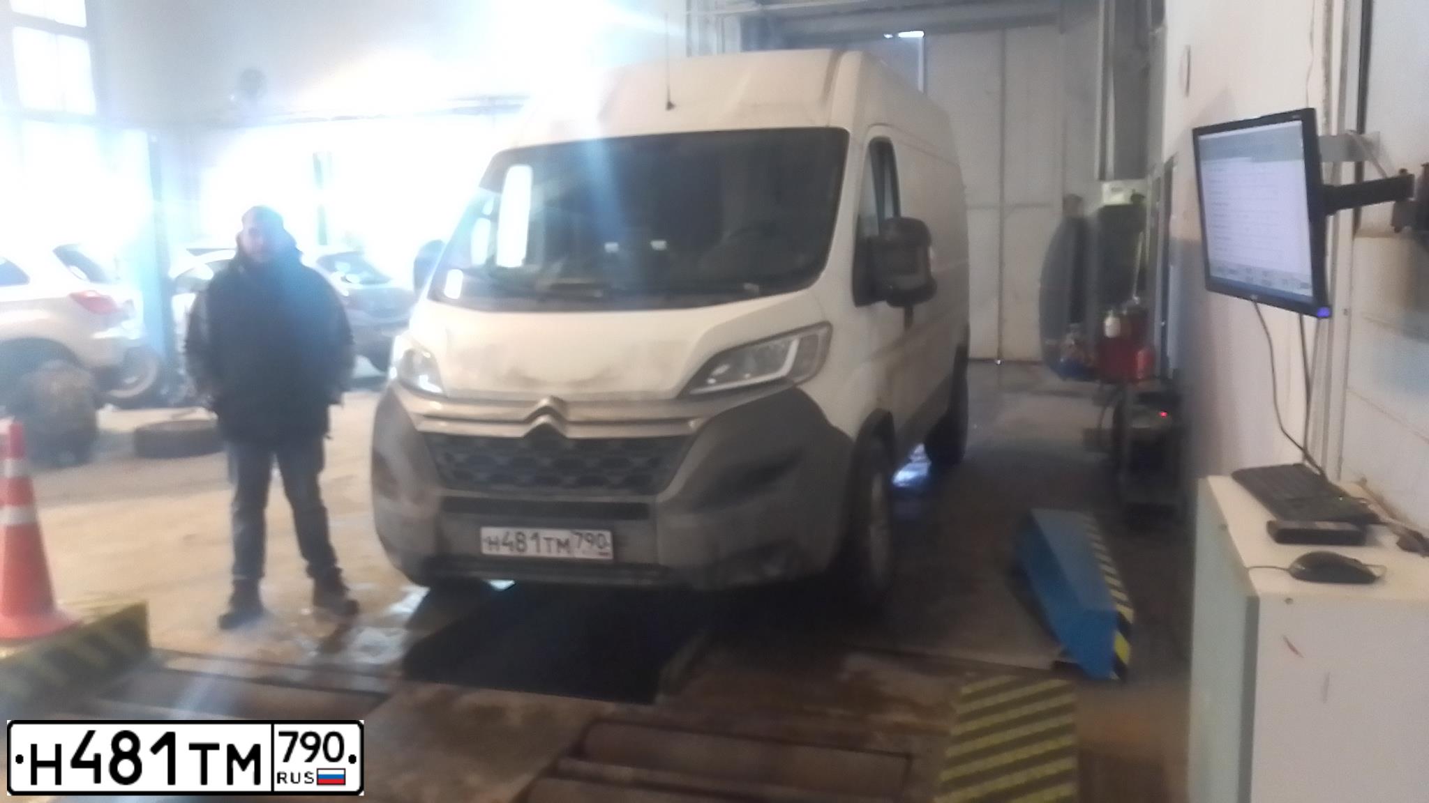Фото автомобиля CITROEN JUMPER, 2014 — госномер Н481ТМ790. Цвет: Белый