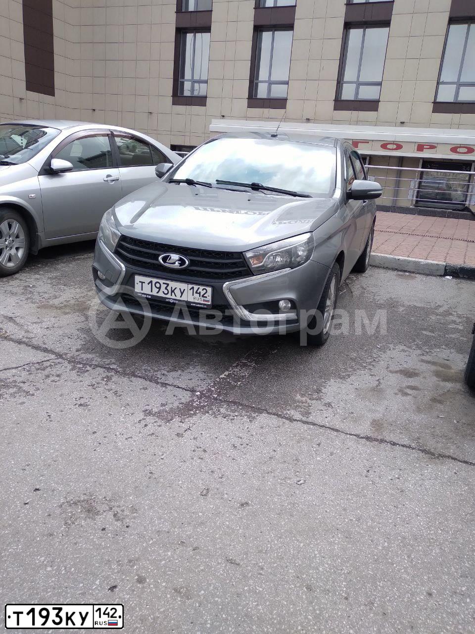 Фото автомобиля LADA VESTA, 2016 — госномер Т193КУ142. Цвет: СЕРЫЙ