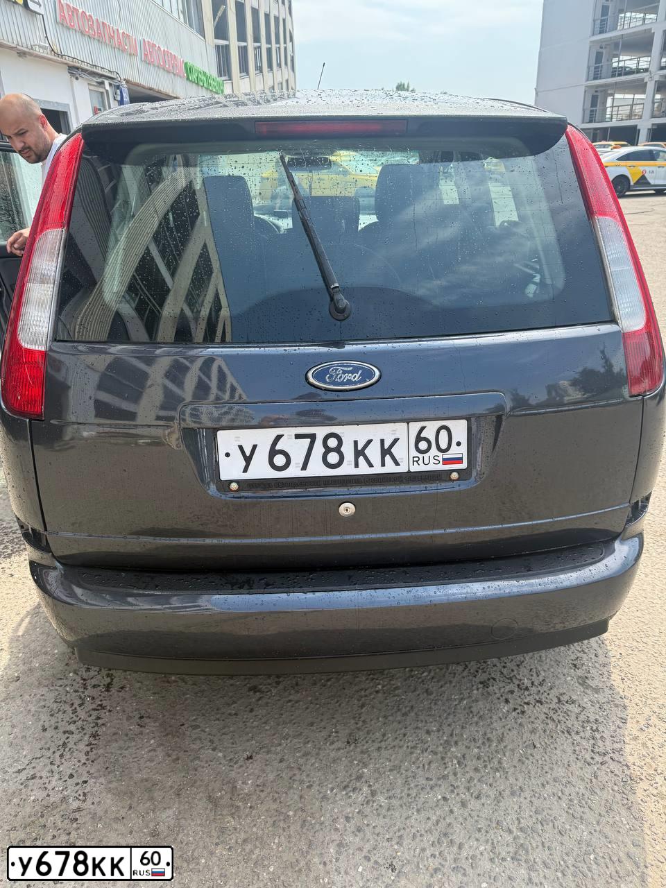 Фото автомобиля FORD FOCUS C-MAX, 2006 — госномер У678КК60. Цвет: ТЕМНО-СЕРЫЙ