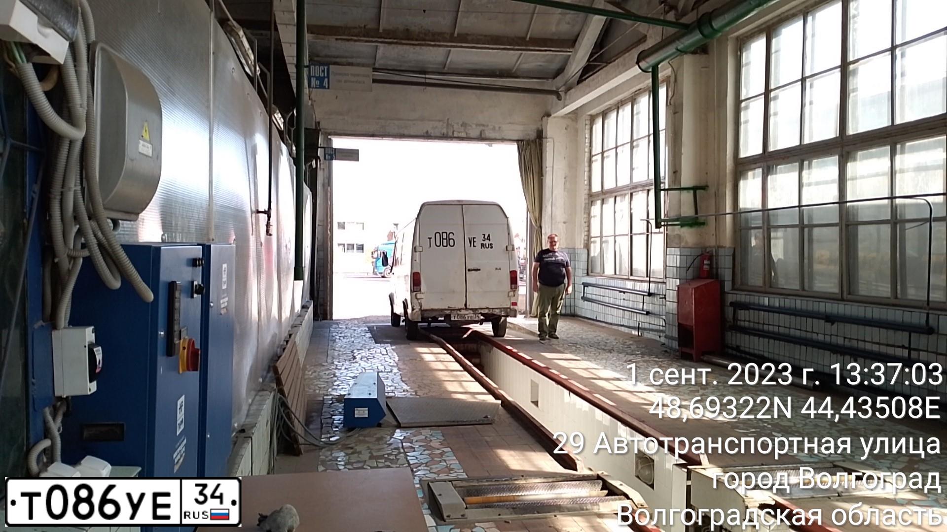 Фото автомобиля MERCEDES SPRINTER, 1994 — госномер Т086УЕ34. Цвет: БЕЛЫЙ