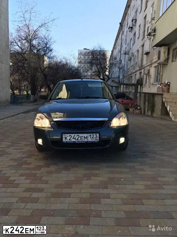 Фото автомобиля LADA 2172 PRIORA, 2012 — госномер К242ЕМ123. Цвет: Серо-Синий