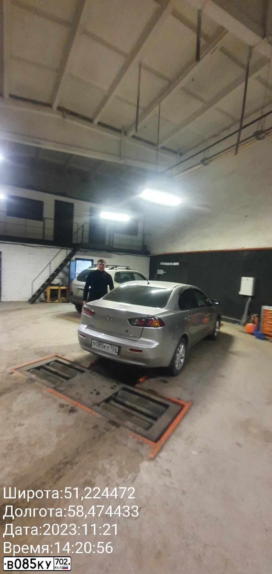 Фото автомобиля MITSUBISHI LANCER, 2011 — госномер Е473АУ156