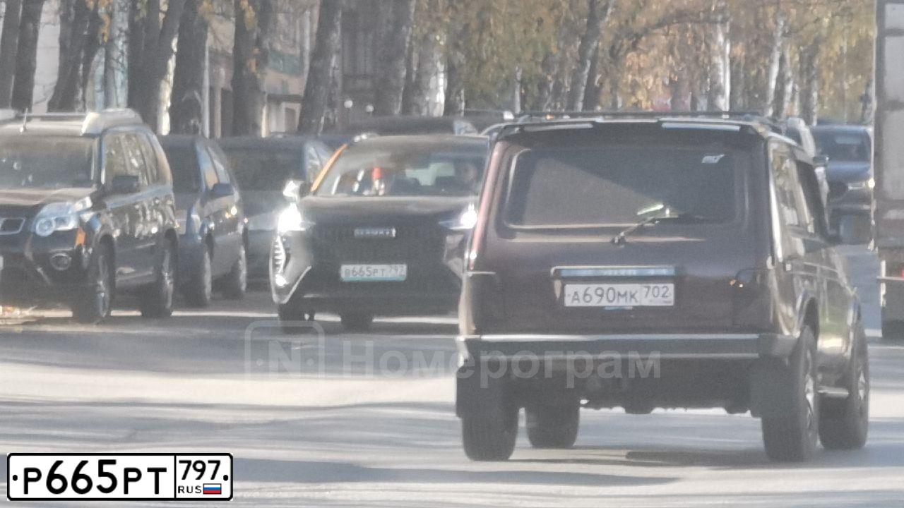 Фото автомобиля KIA SOUL, 2015 — госномер Р665РТ797. Цвет: ЧЕРНЫЙ