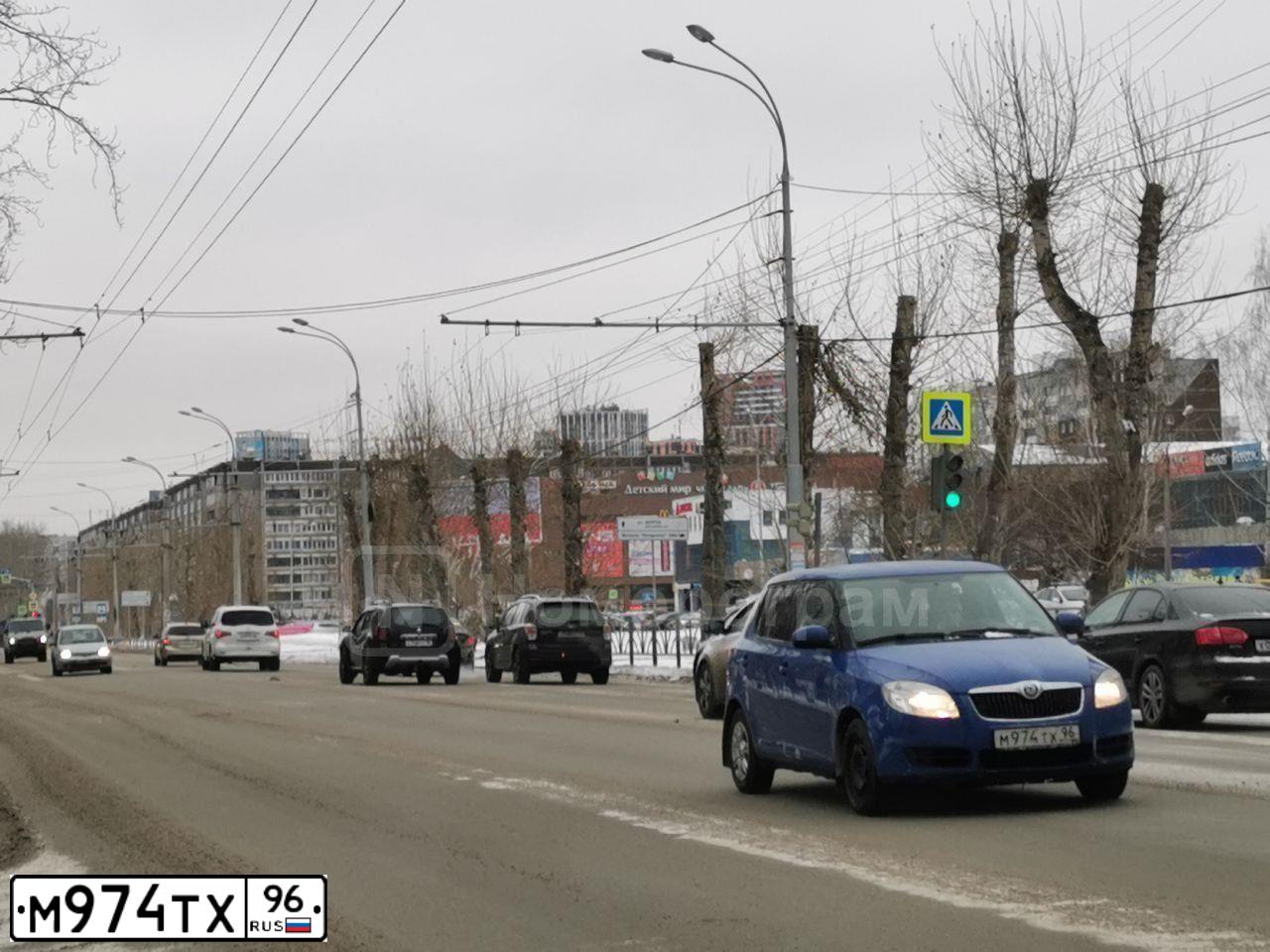 Фото автомобиля AUDI A6, 2002 — госномер О300СО29. Цвет: Серебристый