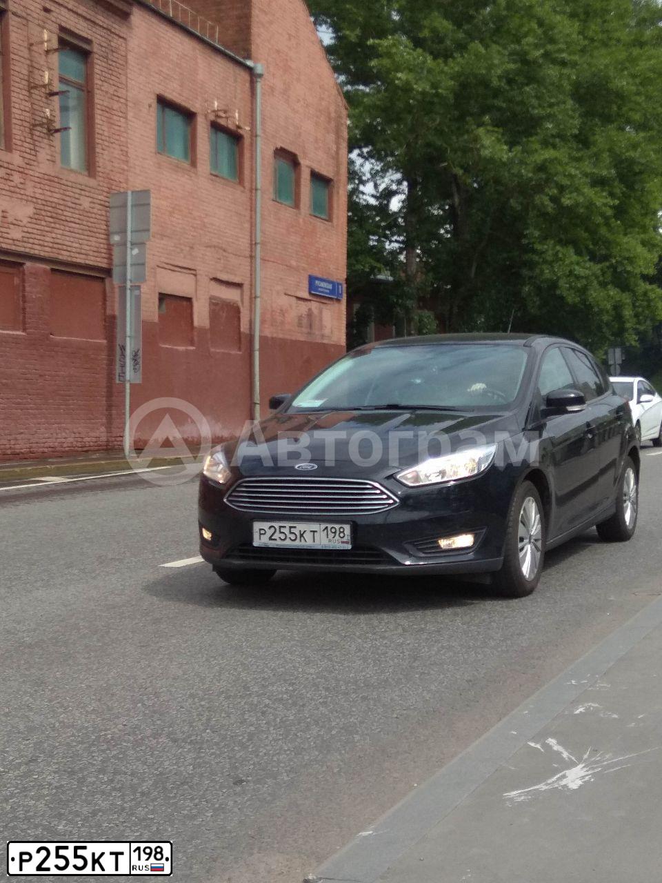 Фото автомобиля FORD FOCUS, 2017 — госномер А890ОО198. Цвет: ЧЕРНЫЙ