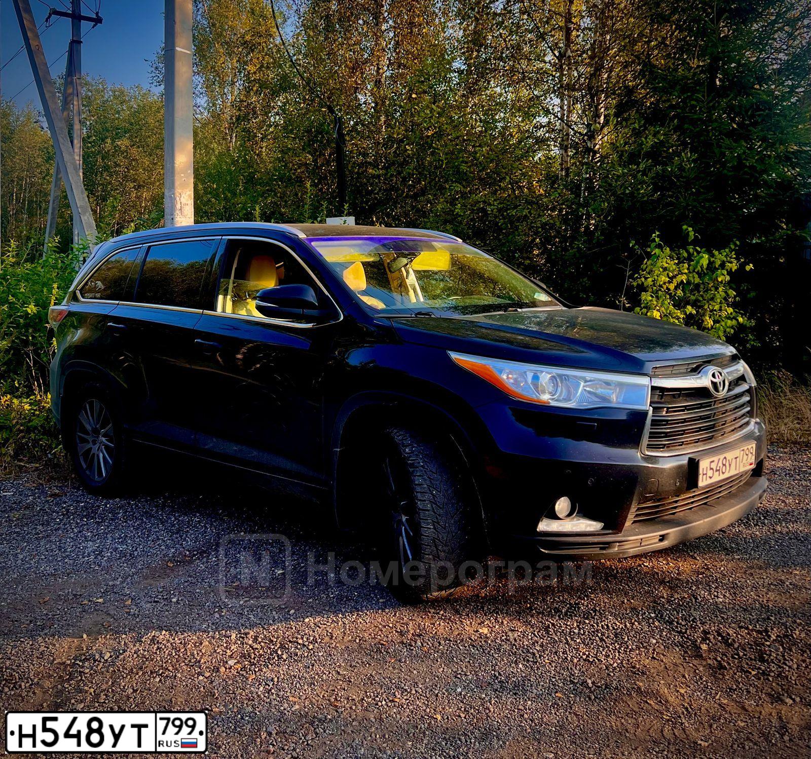 Фото автомобиля TOYOTA HIGHLANDER, 2014 — госномер Н548УТ799. Цвет: ЧЕРНЫЙ