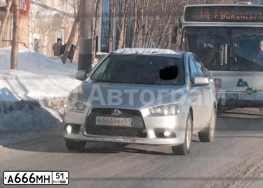 Фото автомобиля MERCEDES E-KLASSE, 1998 — госномер В287ОВ51. Цвет: ТЕМНО-СИРЕНЕВЫЙ