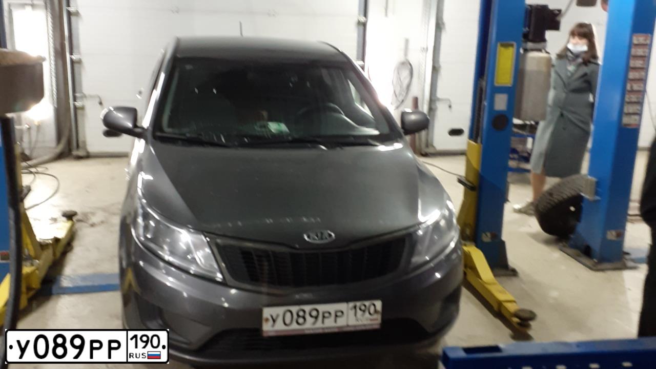 Фото автомобиля KIA RIO, 2012 — госномер К499ЕО136. Цвет: СЕРЫЙ