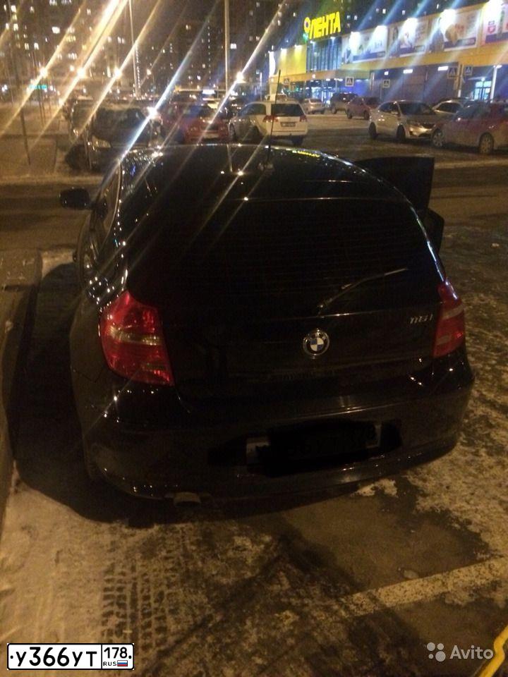 Фото автомобиля BMW W SERIE 1, 2011 — госномер Е758ВН198. Цвет: ЧЕРНЫЙ