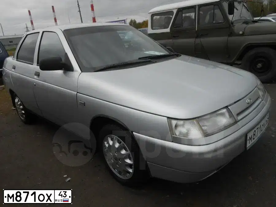 Фото автомобиля LADA 2110, 2006 — госномер М871ОХ43. Цвет: СВЕТЛО-СЕРЕБРИСТЫЙ МЕТАЛЛ