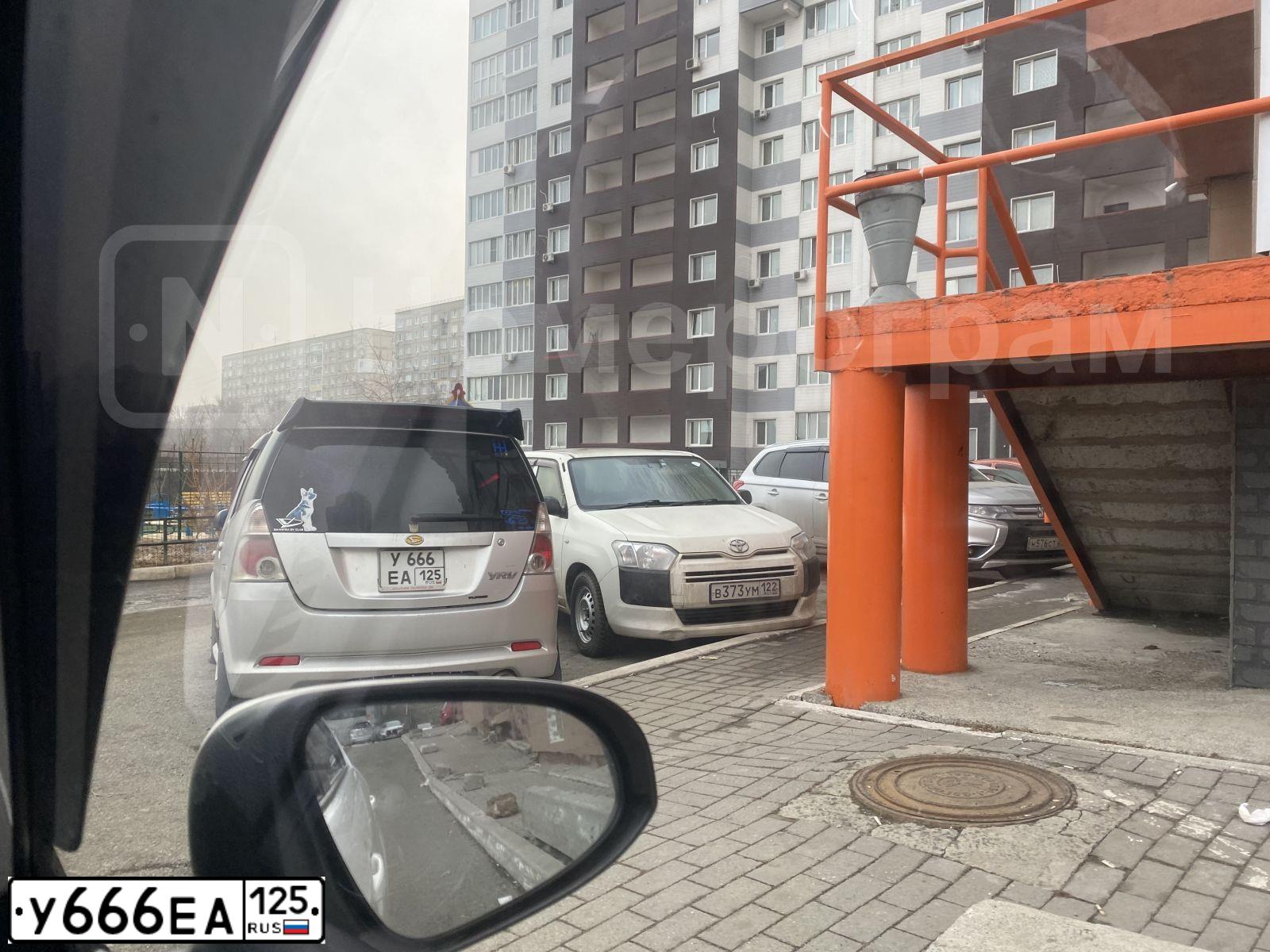 Фото автомобиля DAIHATSU YRV, 2002 — госномер У666ЕА125