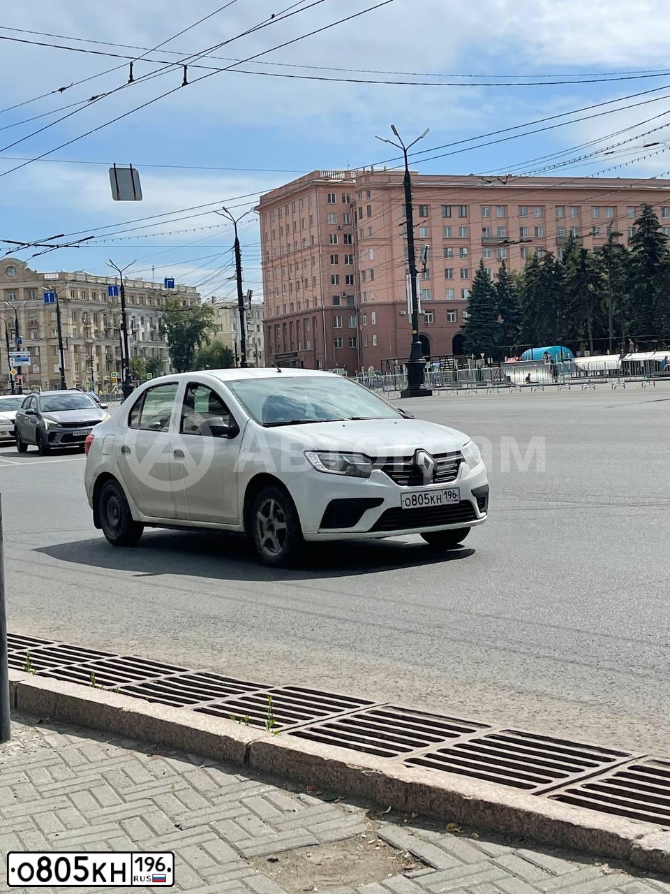 Фото автомобиля RENAULT T LOGAN, 2018 — госномер О805КН196. Цвет: Белый