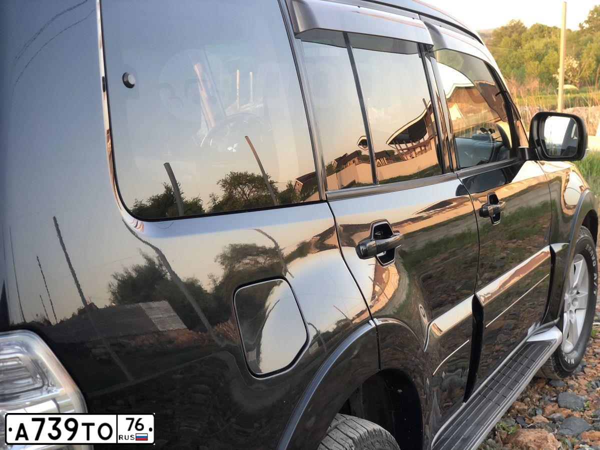 Фото автомобиля MITSUBISHI PAJERO, 2007 — госномер К930ОН125. Цвет: ЧЕРНЫЙ