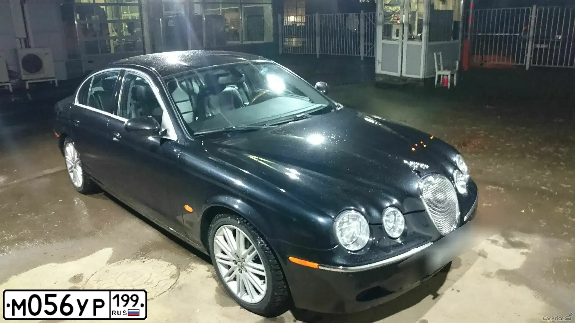 Фото автомобиля JAGUAR S-TYPE, 2007 — госномер М056УР199. Цвет: ЧЕРНЫЙ