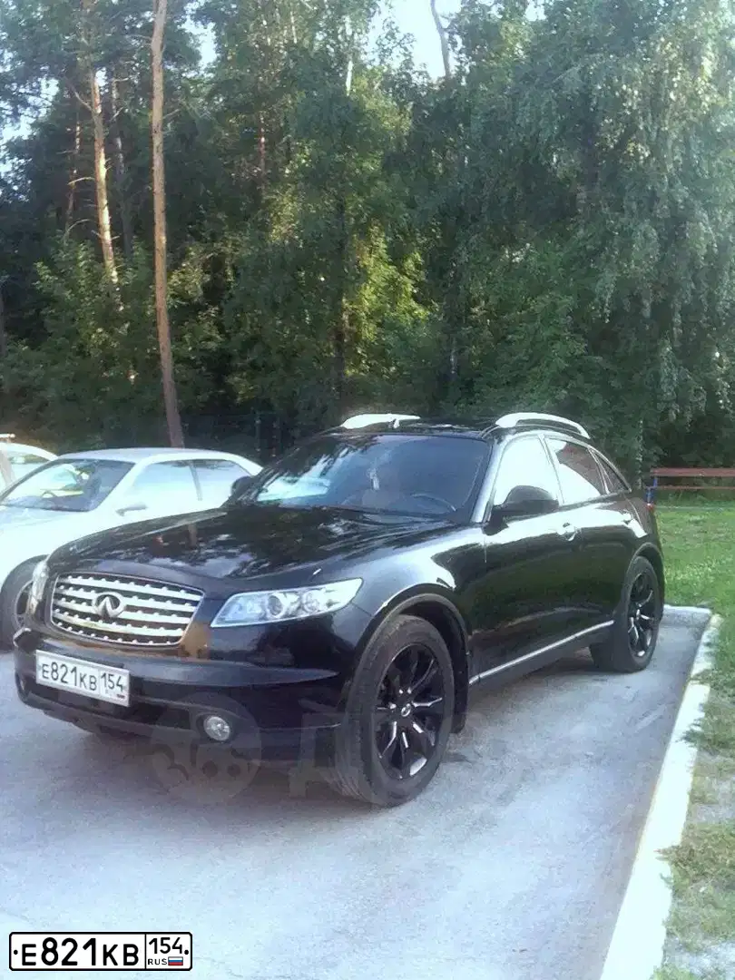 Фото автомобиля INFINITI QX70 /FX/, 2004 — госномер О384ОО190. Цвет: ЧЕРНЫЙ