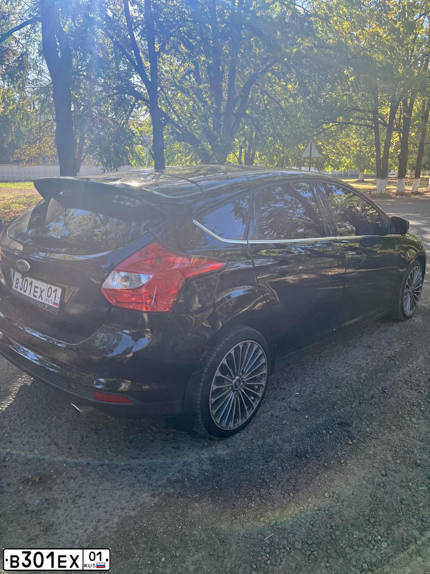 Фото автомобиля FORD FOCUS, 2013 — госномер В863ОХ193. Цвет: ЧЕРНЫЙ
