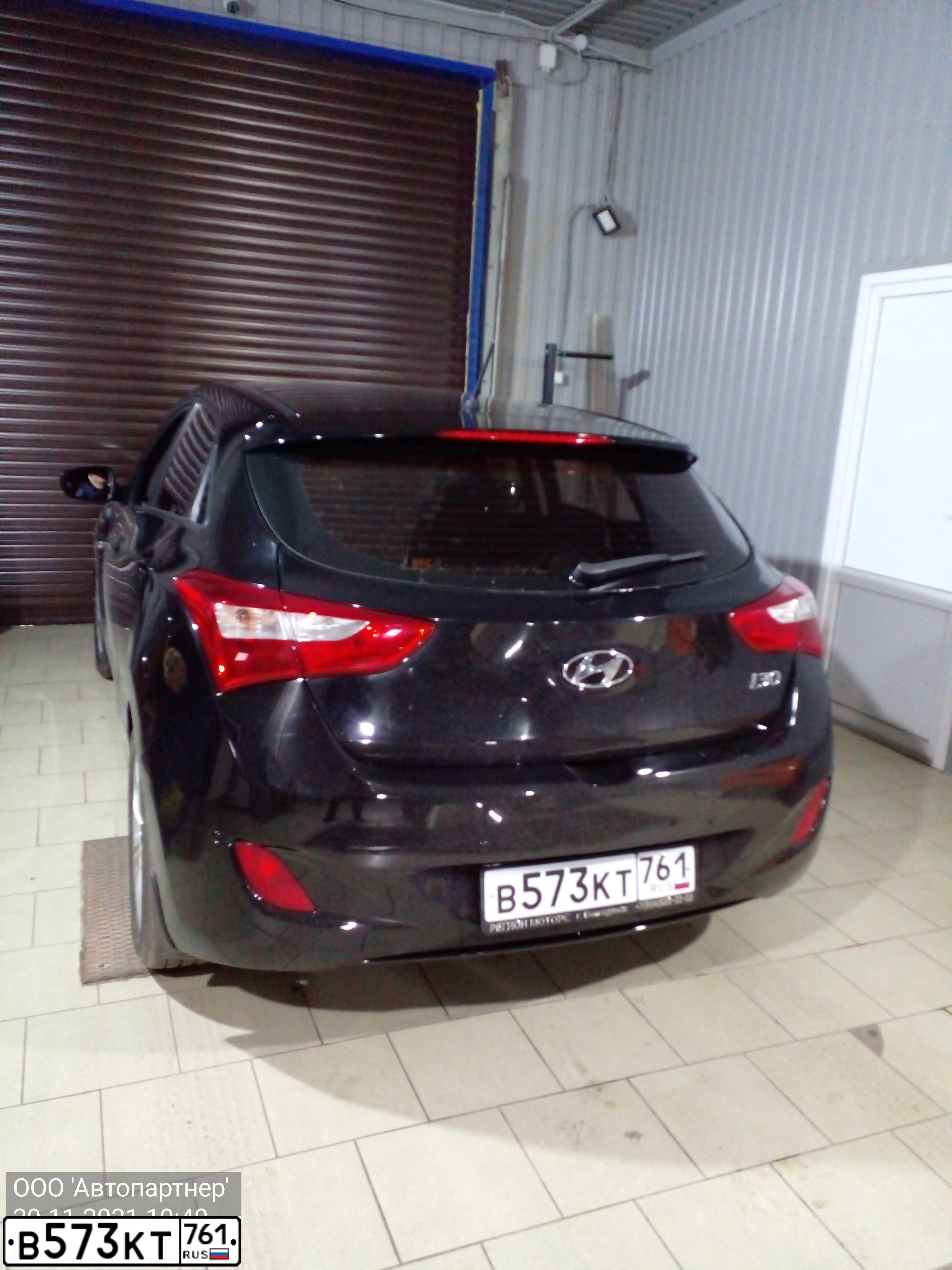 Фото автомобиля HYUNDAI I30, 2012 — госномер У277НМ761. Цвет: ЧЕРНЫЙ