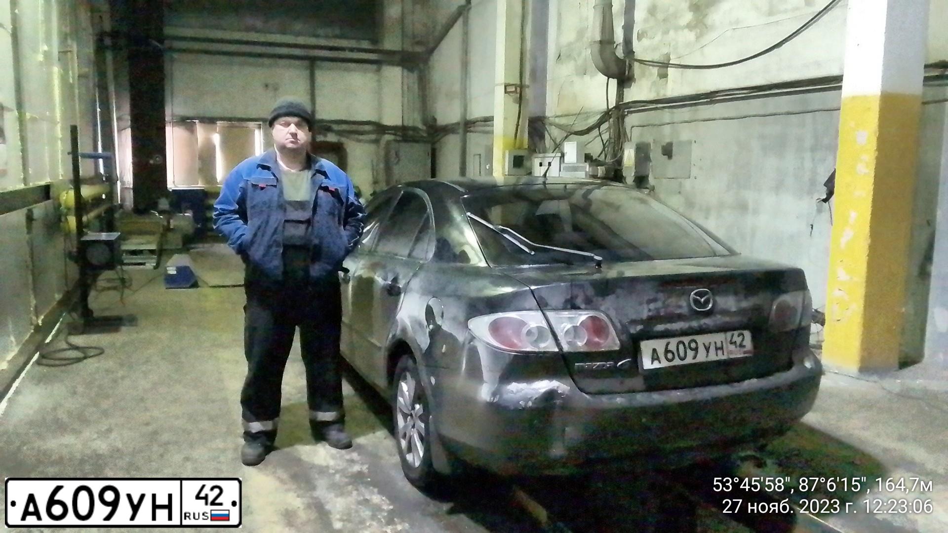 Фото автомобиля MAZDA 6, 2004 — госномер А609УН42. Цвет: ЧЕРНЫЙ