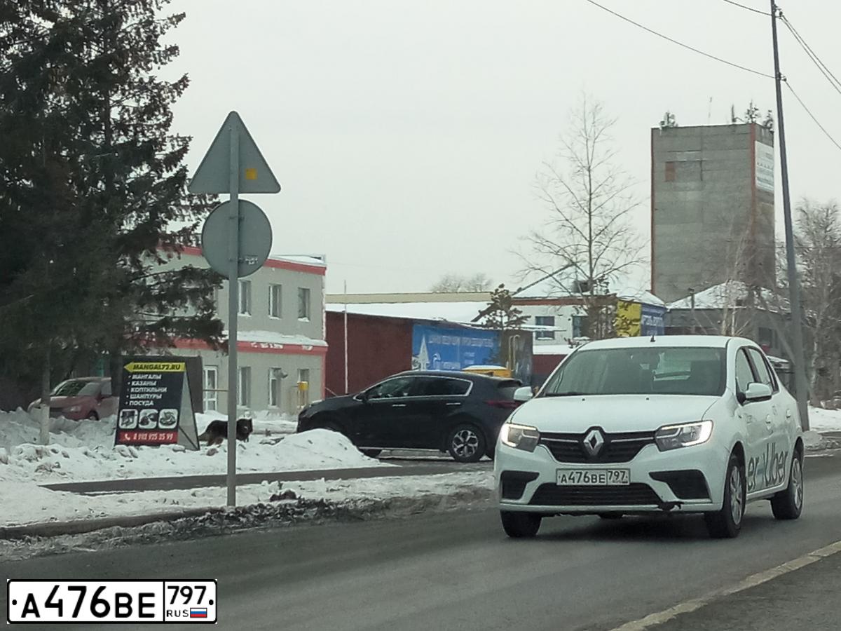 Фото автомобиля RENAULT LOGAN, 2020 — госномер А476ВЕ797. Цвет: Белый