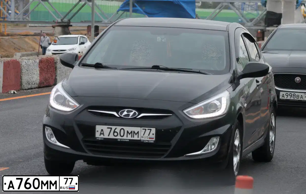 Фото автомобиля HYUNDAI SOLARIS, 2013 — госномер А760ММ77. Цвет: ЧЕРНЫЙ