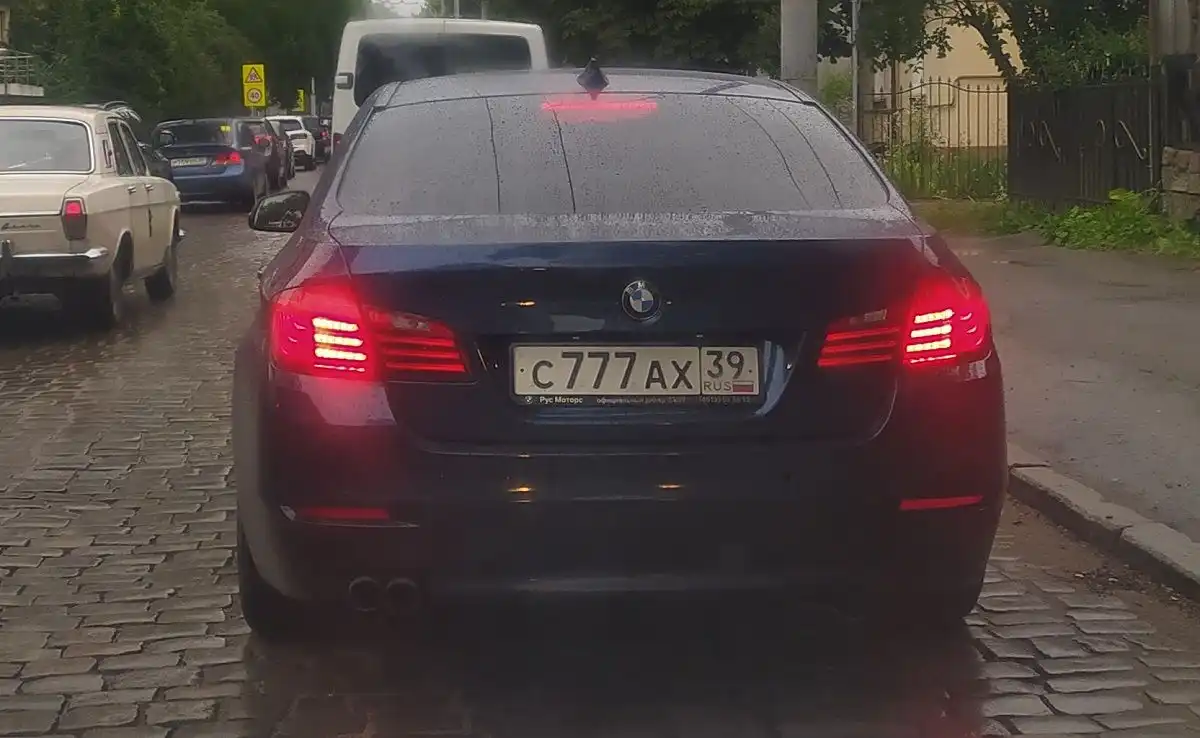 Фото автомобиля BMW 520D, 2016 — госномер Т933КМ39