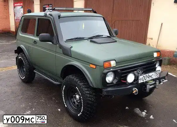 Фото автомобиля UAZ 3151 / HUNTER, 2015 — госномер У009МС750. Цвет: ЗЕЛЕНЫЙ