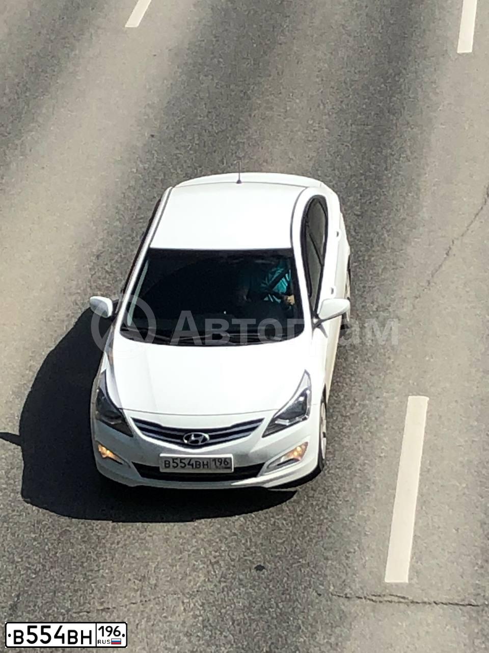 Фото автомобиля HYUNDAI SOLARIS, 2014 — госномер В554ВН196. Цвет: БЕЛЫЙ