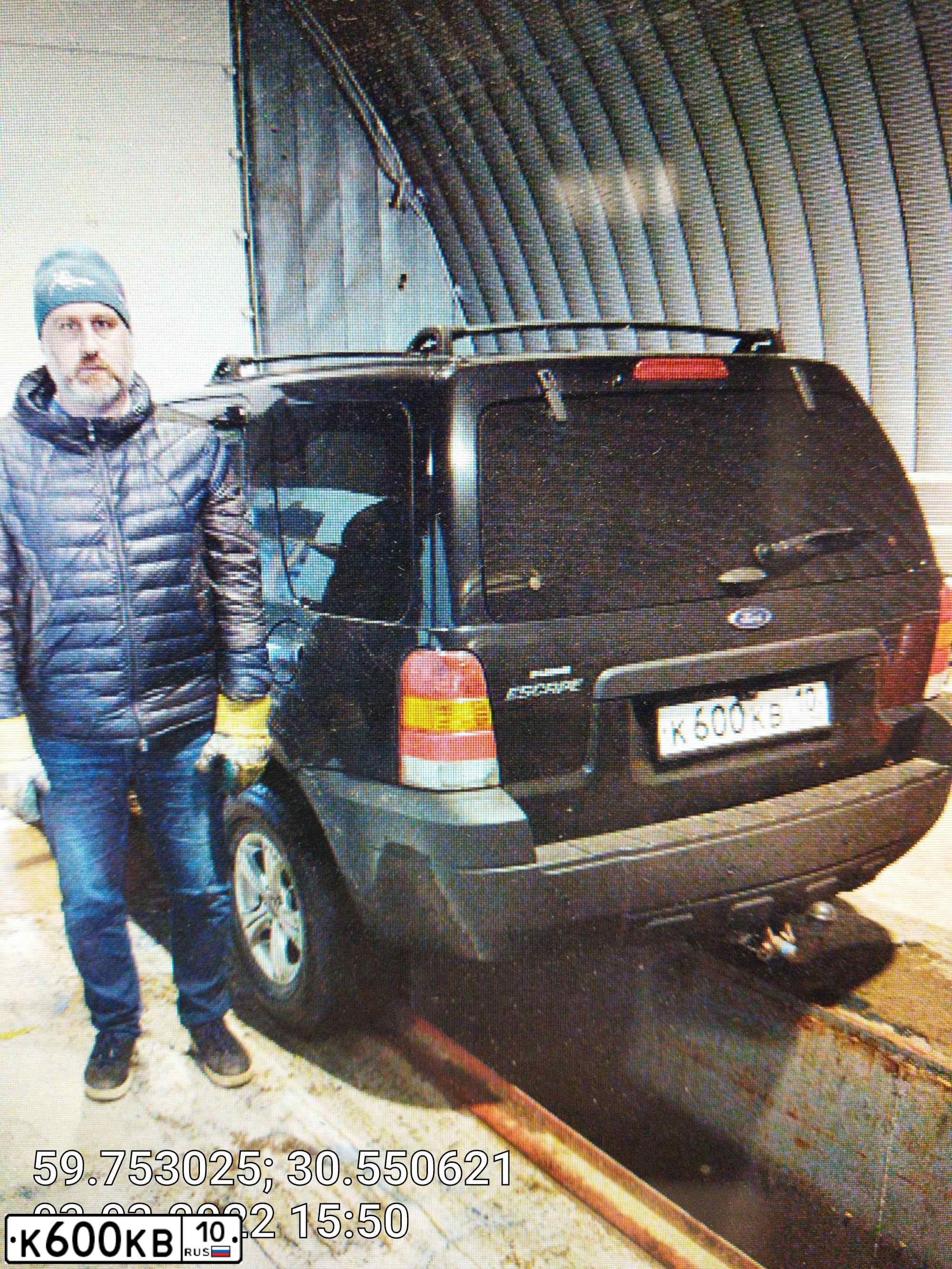 Фото автомобиля FORD ESCAPE, 2004 — госномер К600КВ10. Цвет: ЧЕРНЫЙ