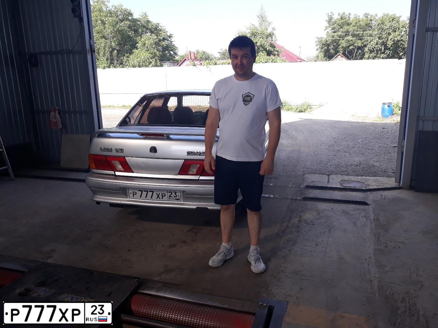 Фото автомобиля LADA 2115 SAMARA, 2001 — госномер Р777ХР23. Цвет: Серебристый