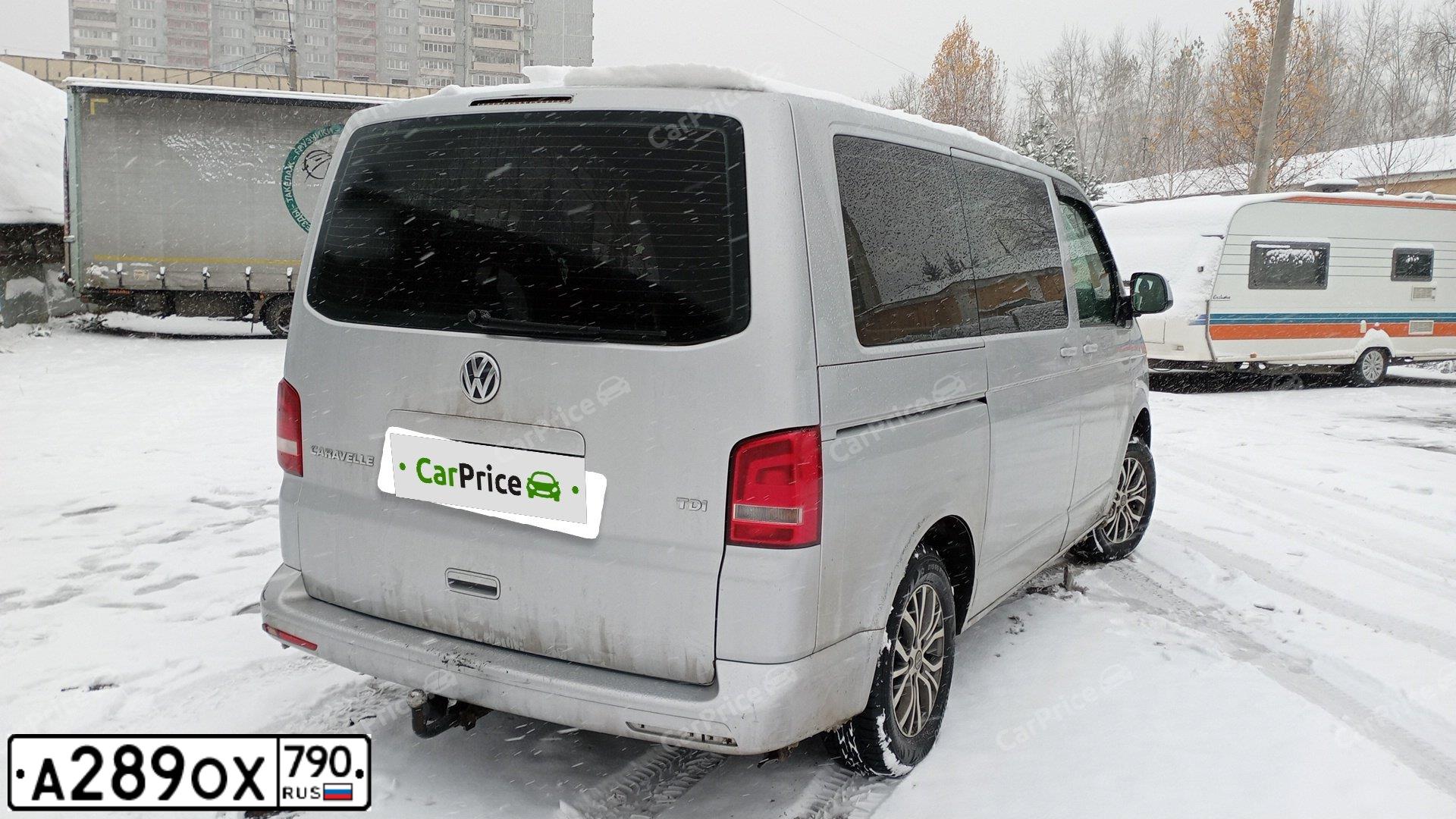 Фото автомобиля VOLKSWAGEN CARAVELLE, 2014 — госномер А289ОХ790. Цвет: СЕРЕБРИСТЫЙ