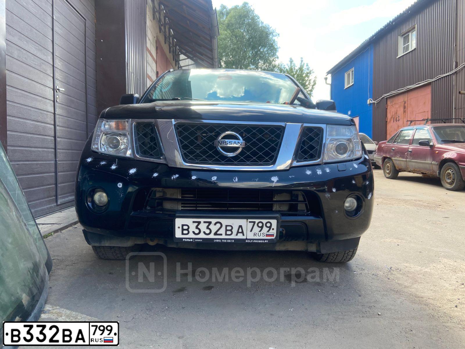 Фото автомобиля NISSAN PATHFINDER, 2011 — госномер В332ВА799. Цвет: ЧЕРНЫЙ
