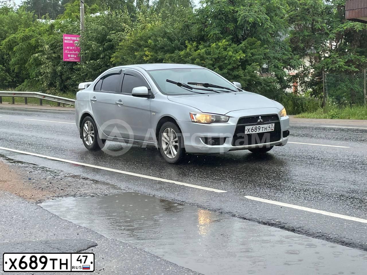 Фото автомобиля MITSUBISHI LANCER, 2007 — госномер Х689ТН47. Цвет: серебристый