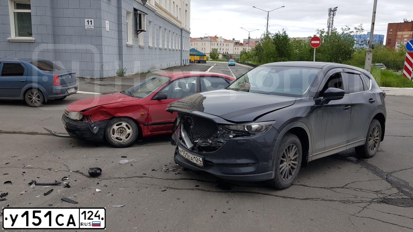 Фото автомобиля MAZDA CX-5, 2020 — госномер А170РС124. Цвет: ЧЕРНЫЙ