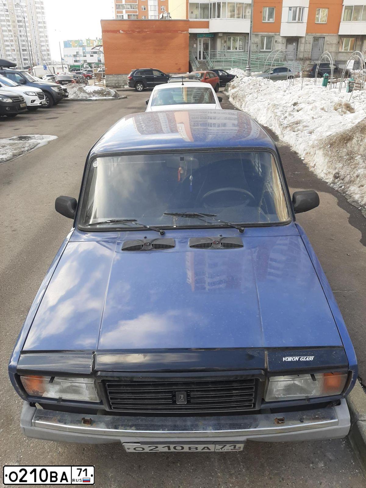 Фото автомобиля VAZ 2107 LADA, 2007 — госномер М005УУ71. Цвет: синий